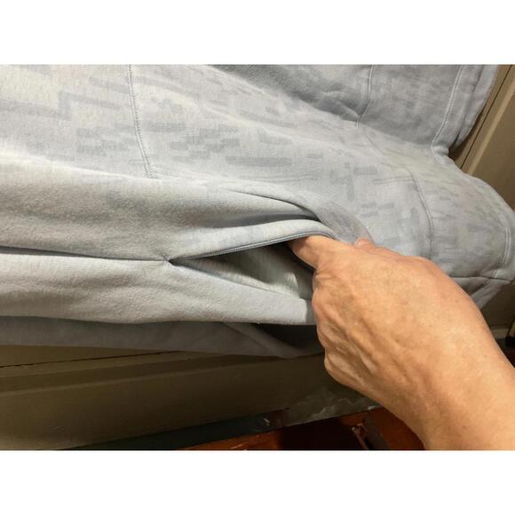 Title Nine Women's XL Light Blue Pullover Sweatshirt Hoodie XL - Picture 5 of 14